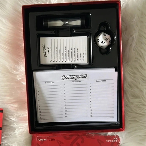 Hasbro gaming classic Scattegories Game party board game Ages 12 and up - Picture 3 of 6